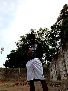 spittingpig1 online show from 03-25-26, 12:00