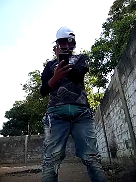 spittingpig1 online show from 04-02-26, 12:14