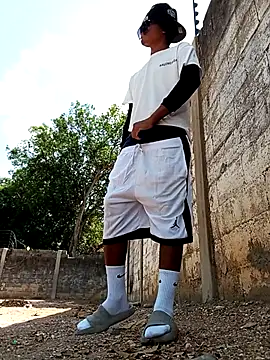 spittingpig1 online show from 04-09-26, 02:33