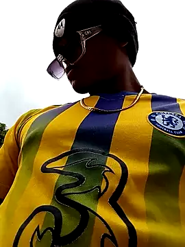 spittingpig1 online show from 04-25-26, 03:31