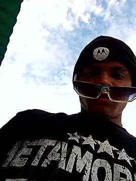 spittingpig1 online show from 04-27-26, 10:57