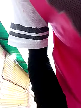 spittingpig1 online show from 04-30-26, 10:43