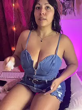 Snapshot of karlyprintt chatting on 05-15-26, 02:02 karlyprintt online show from 05-15-26, 02:02
