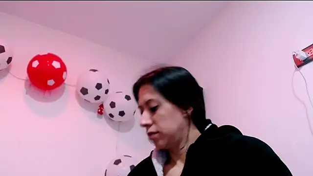 ItsAmara online show from 07-15-26, 04:12