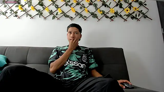 thiago bigcock 1 online show from 03-24-26, 12:54