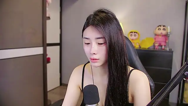 Snapshot of XiaoYuBao- chatting on 05-16-26, 08:18 XiaoYuBao- online show from 05-16-26, 08:18