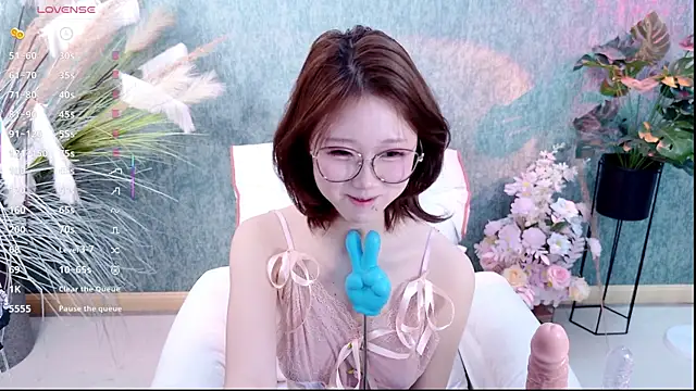 ZoeLily2026 online show from 04-07-26, 10:59