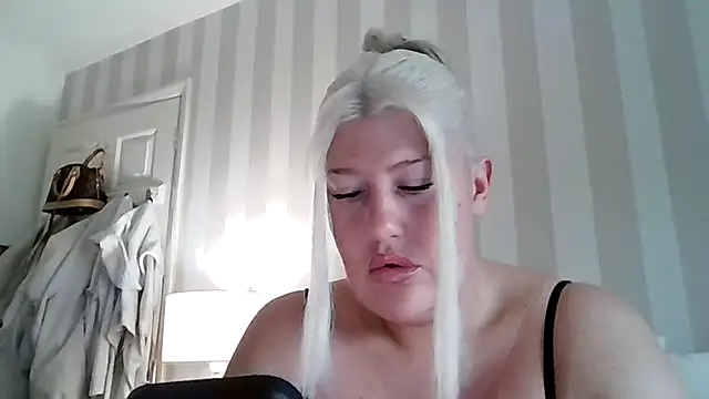 Lexi Laura online show from 04-23-26, 06:14