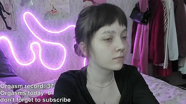RileyNymph online show from 05-01-26, 03:11