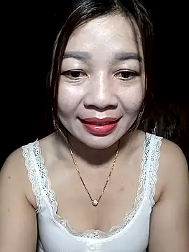 Yiyi102300 online show from 04-19-26, 01:21
