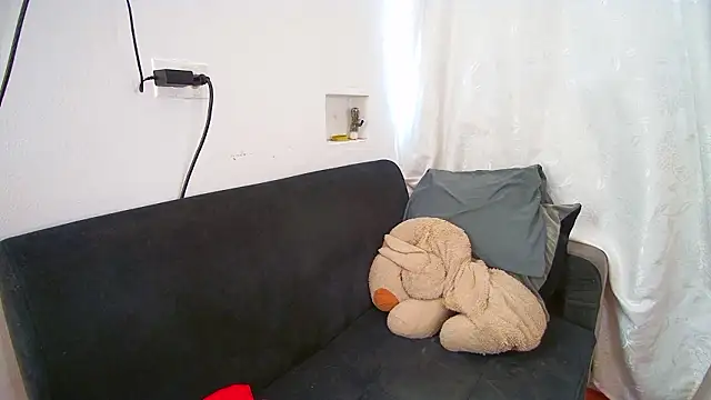 Snapshot of Hannah2519 chatting on 03-13-26, 06:03 Hannah2519 online show from 03-13-26, 06:03