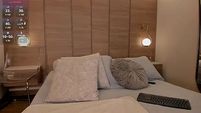 Snapshot of Emilia1040X chatting on 07-28-26, 06:20 Emilia1040X online show from 07-28-26, 06:20