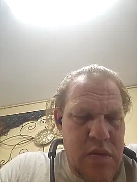 Snapshot of yourMasterisBored chatting on 04-29-26, 03:38 yourMasterisBored online show from 04-29-26, 03:38