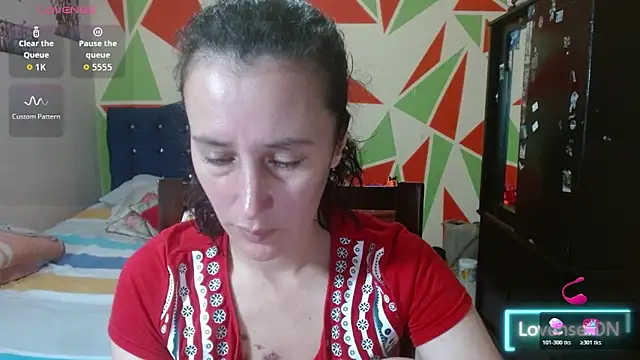 Snapshot of Mariam_wish chatting on 05-23-26, 04:33 Mariam wish online show from 05-23-26, 04:33