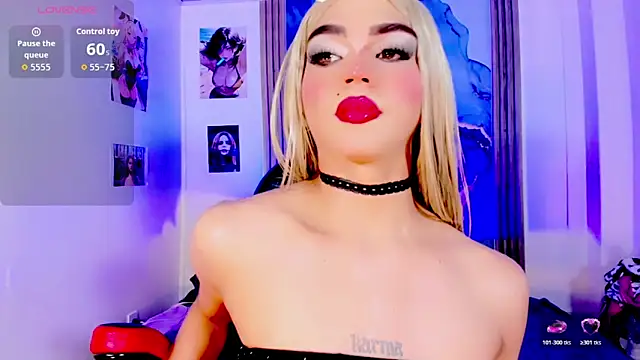 Snapshot of blonde_queen- chatting on 06-11-26, 12:32 blonde queen- online show from 06-11-26, 12:32