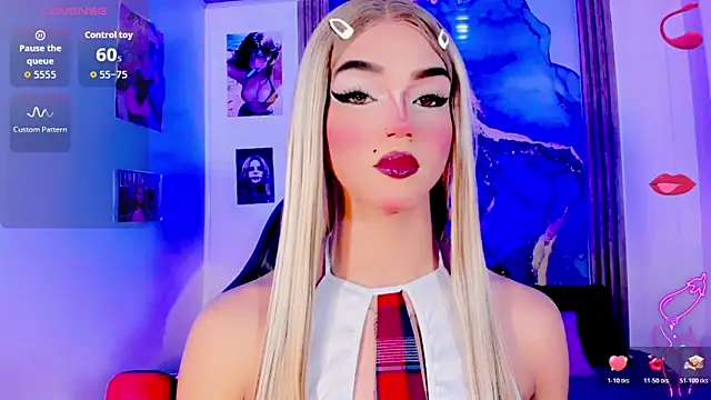Snapshot of blonde_queen- chatting on 06-29-26, 07:25 blonde queen- online show from 06-29-26, 07:25