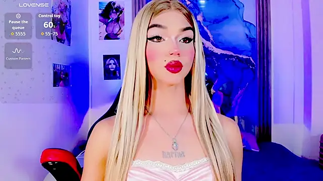 Snapshot of blonde_queen- chatting on 06-30-26, 07:31 blonde queen- online show from 06-30-26, 07:31