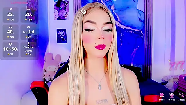 Snapshot of blonde_queen- chatting on 07-07-26, 06:47 blonde queen- online show from 07-07-26, 06:47