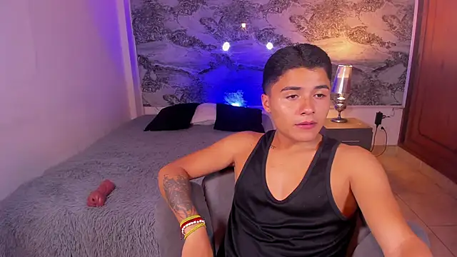 Liam Dustin online show from 04-10-26, 03:56