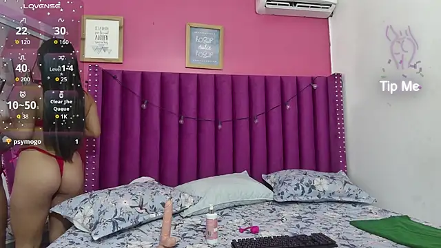 Snapshot of lindaa022 chatting on 04-08-26, 02:33 lindaa022 online show from 04-08-26, 02:33
