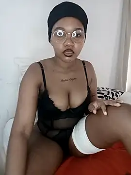 Snapshot of Hotsexyberry222 chatting on 03-16-26, 08:29 Hotsexyberry222 online show from 03-16-26, 08:29