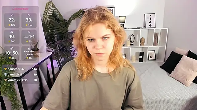 Snapshot of ElizabethVane chatting on 04-15-26, 06:37 ElizabethVane online show from 04-15-26, 06:37