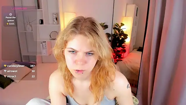 Snapshot of ElizabethVane chatting on 05-05-26, 06:16 ElizabethVane online show from 05-05-26, 06:16