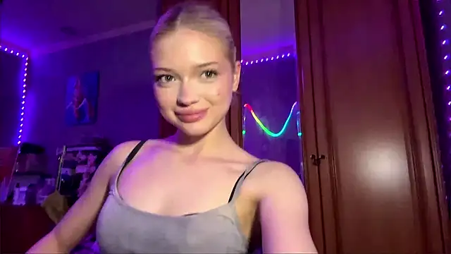 Snapshot of StacyChocopay chatting on 05-16-26, 01:02 StacyChocopay online show from 05-16-26, 01:02