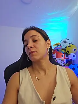 Snapshot of miaeyex chatting on 06-15-26, 02:30 miaeyex online show from 06-15-26, 02:30
