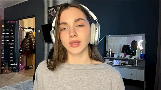 Veluxe online show from 03-29-26, 03:01