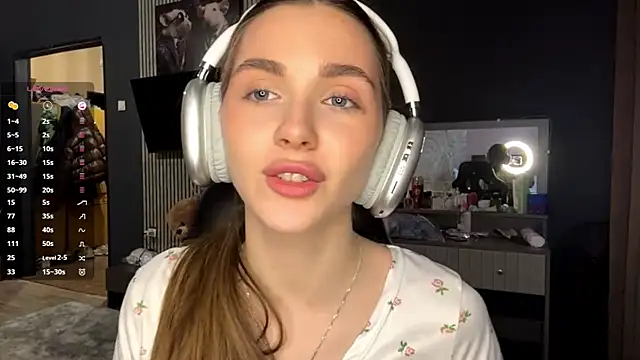 Veluxe online show from 04-08-26, 03:01