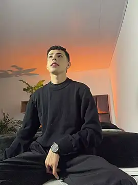 Snapshot of SebastianReed_ chatting on 05-21-26, 02:40 SebastianReed online show from 05-21-26, 02:40