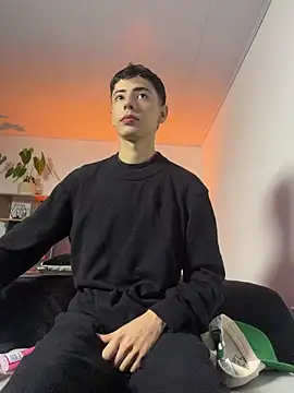 Snapshot of SebastianReed_ chatting on 05-27-26, 03:47 SebastianReed online show from 05-27-26, 03:47