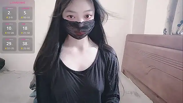 oblakitty  online show from 06-14-26, 12:41