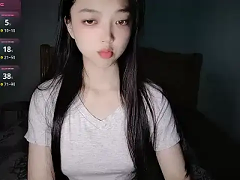 Snapshot of oblakitty_ chatting on 06-23-26, 01:47 oblakitty online show from 06-23-26, 01:47