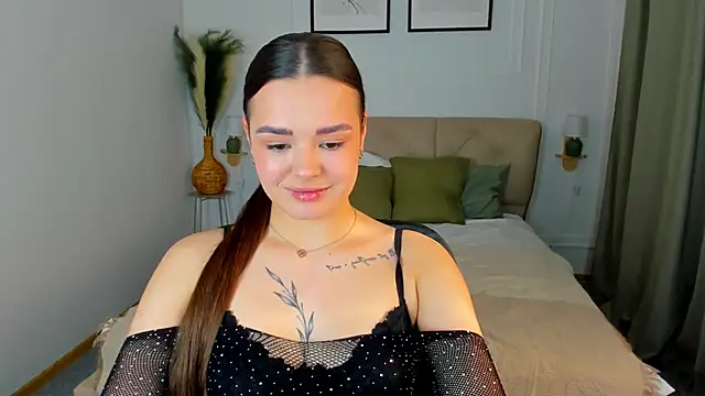 EvaRaider online show from 04-20-26, 01:03