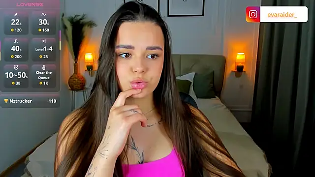 EvaRaider online show from 04-25-26, 01:41