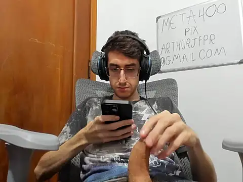 4rthurTV online show from 04-18-26, 04:11