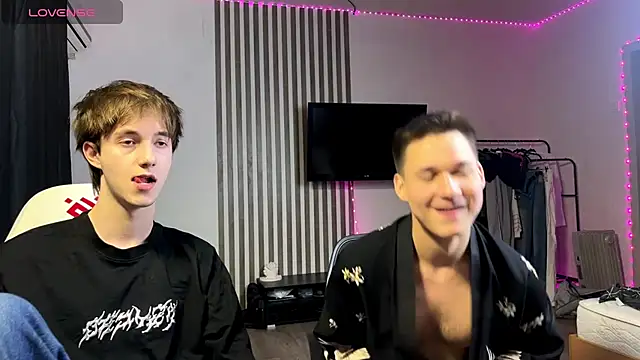 Hunks bromance online show from 03-19-26, 04:33