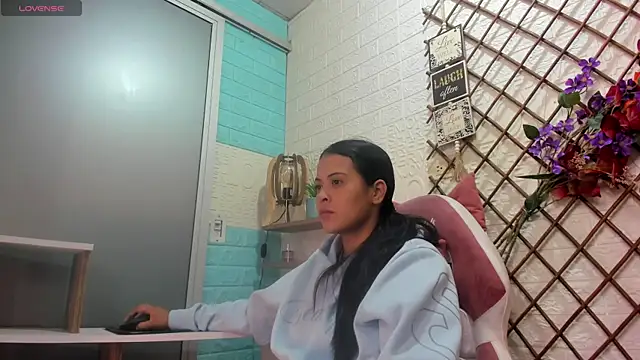 LITTLE-NESSA online show from 04-26-26, 12:03