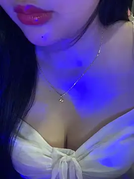 Snapshot of Quincy_baby chatting on 06-03-26, 01:30 Quincy baby online show from 06-03-26, 01:30