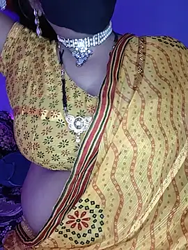 Snapshot of Miss_roohi chatting on 07-13-26, 06:05 Miss roohi online show from 07-13-26, 06:05
