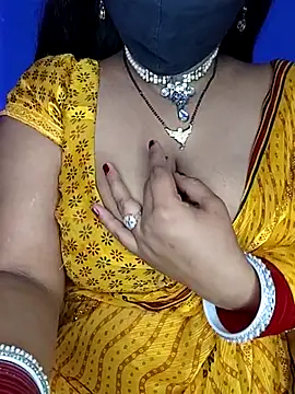Snapshot of Miss_roohi chatting on 07-18-26, 11:30 Miss roohi online show from 07-18-26, 11:30