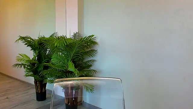 Snapshot of MissSiennaa chatting on 05-12-26, 05:59 MissSiennaa online show from 05-12-26, 05:59