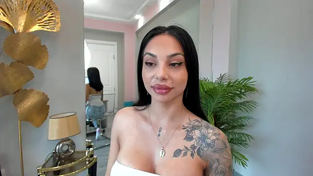 Snapshot of MissSiennaa chatting on 05-31-26, 05:26 MissSiennaa online show from 05-31-26, 05:26
