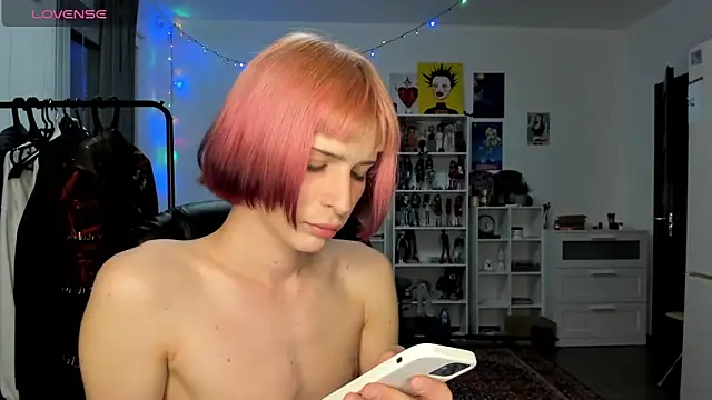 Snapshot of sweet_peach___ chatting on 04-15-26, 07:58 sweet peach online show from 04-15-26, 07:58