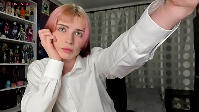 Snapshot of sweet_peach___ chatting on 04-28-26, 08:03 sweet peach online show from 04-28-26, 08:03