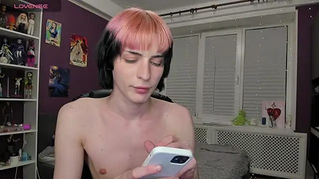 Snapshot of sweet_peach___ chatting on 05-16-26, 07:56 sweet peach online show from 05-16-26, 07:56