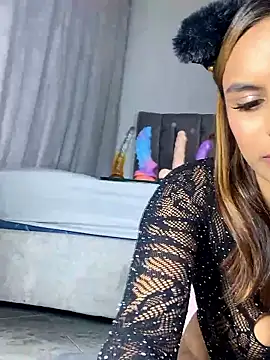 Snapshot of bella_valencia chatting on 05-10-26, 03:44 bella valencia online show from 05-10-26, 03:44
