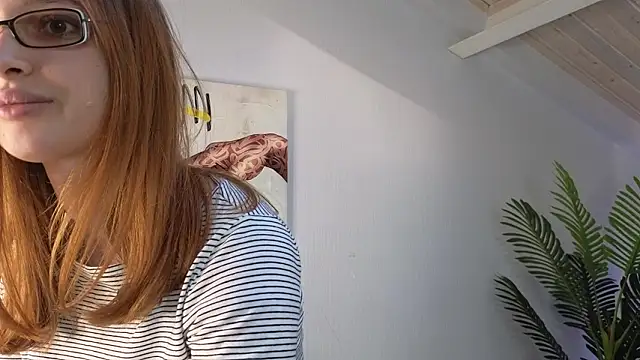 Snapshot of JanuaryElwell chatting on 03-19-26, 07:56 JanuaryElwell online show from 03-19-26, 07:56